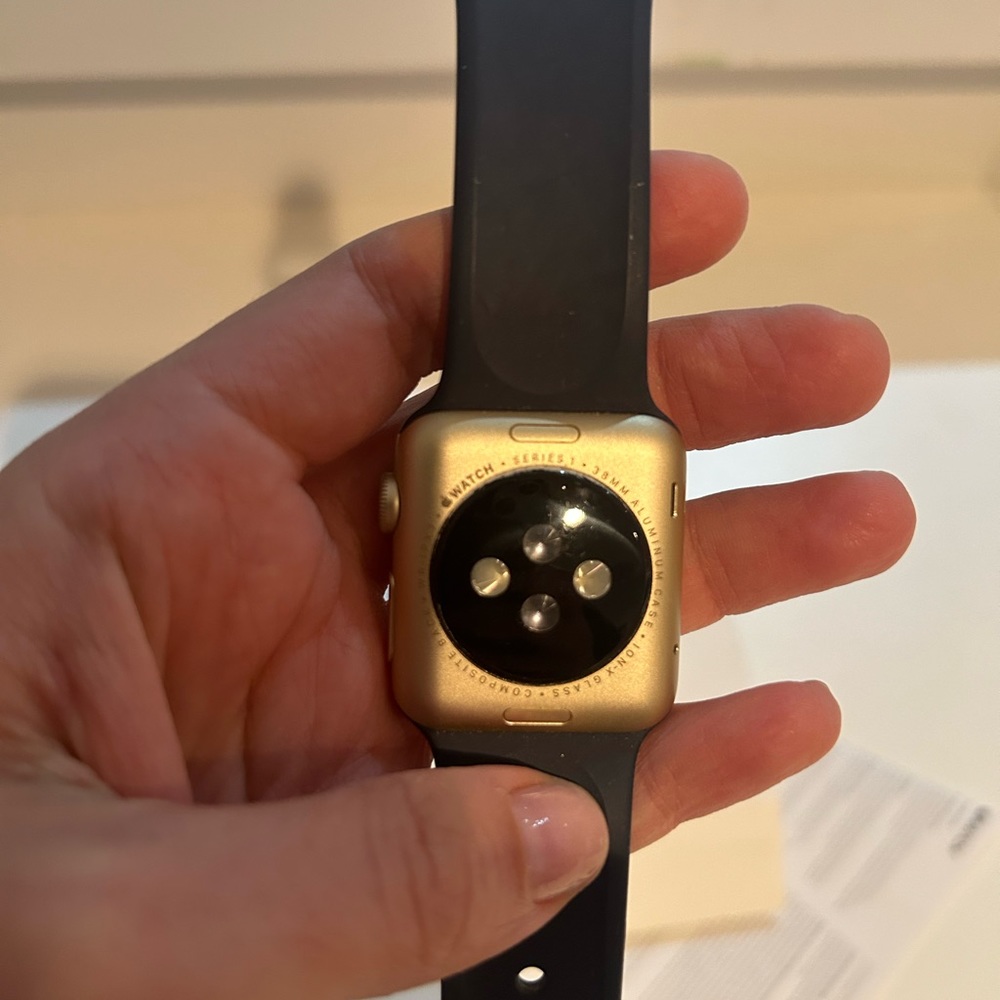 Apple Watch - Picture 2 of 7